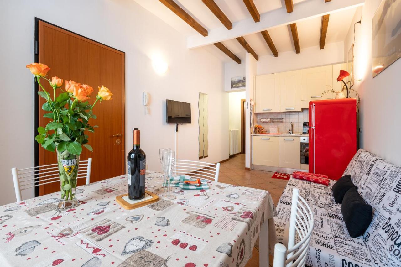 Parma Historic Center Apartment 7Min From Duomo Exterior photo